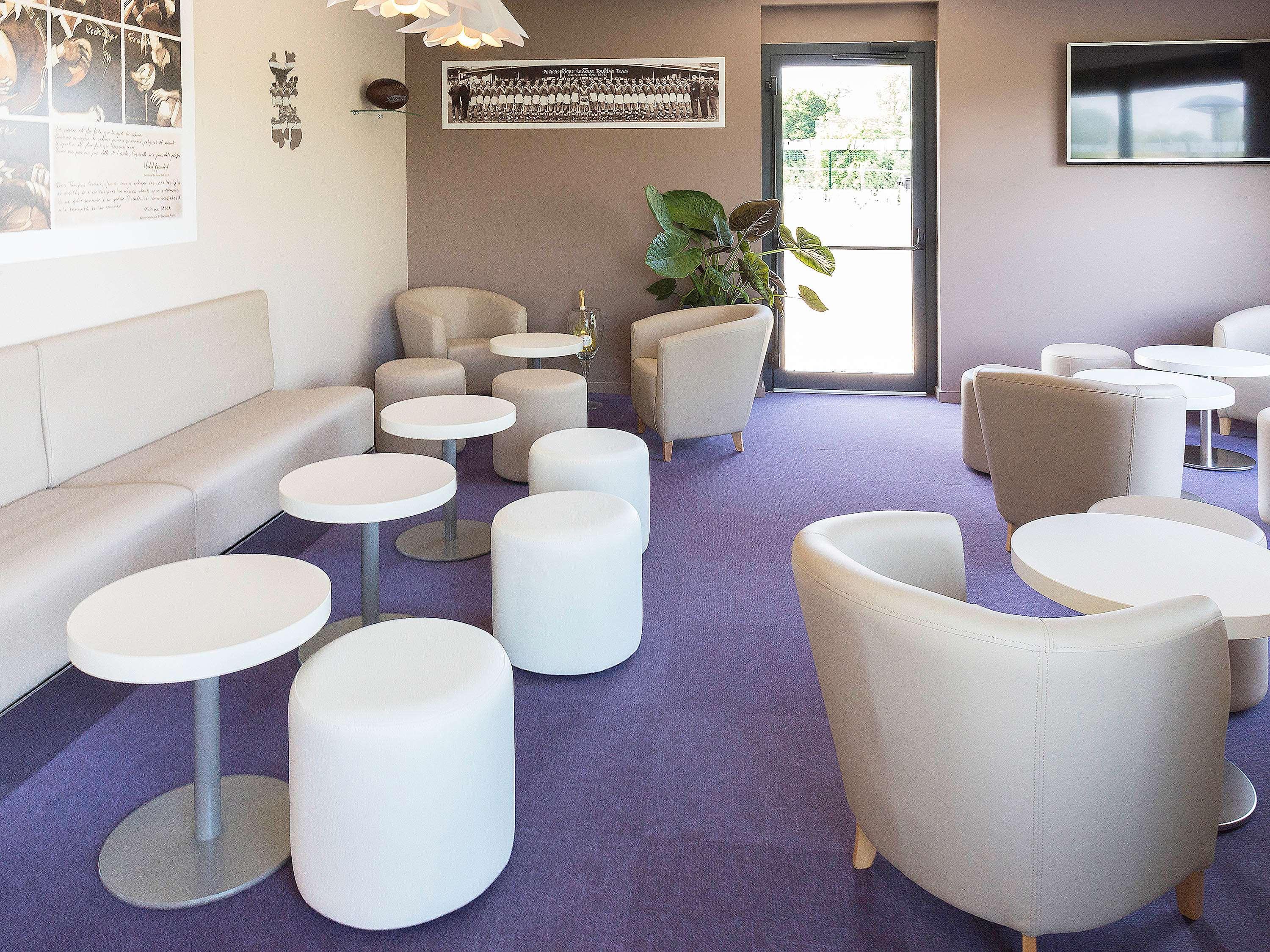 Ibis Styles Villeneuve Sur Lot Exterior photo