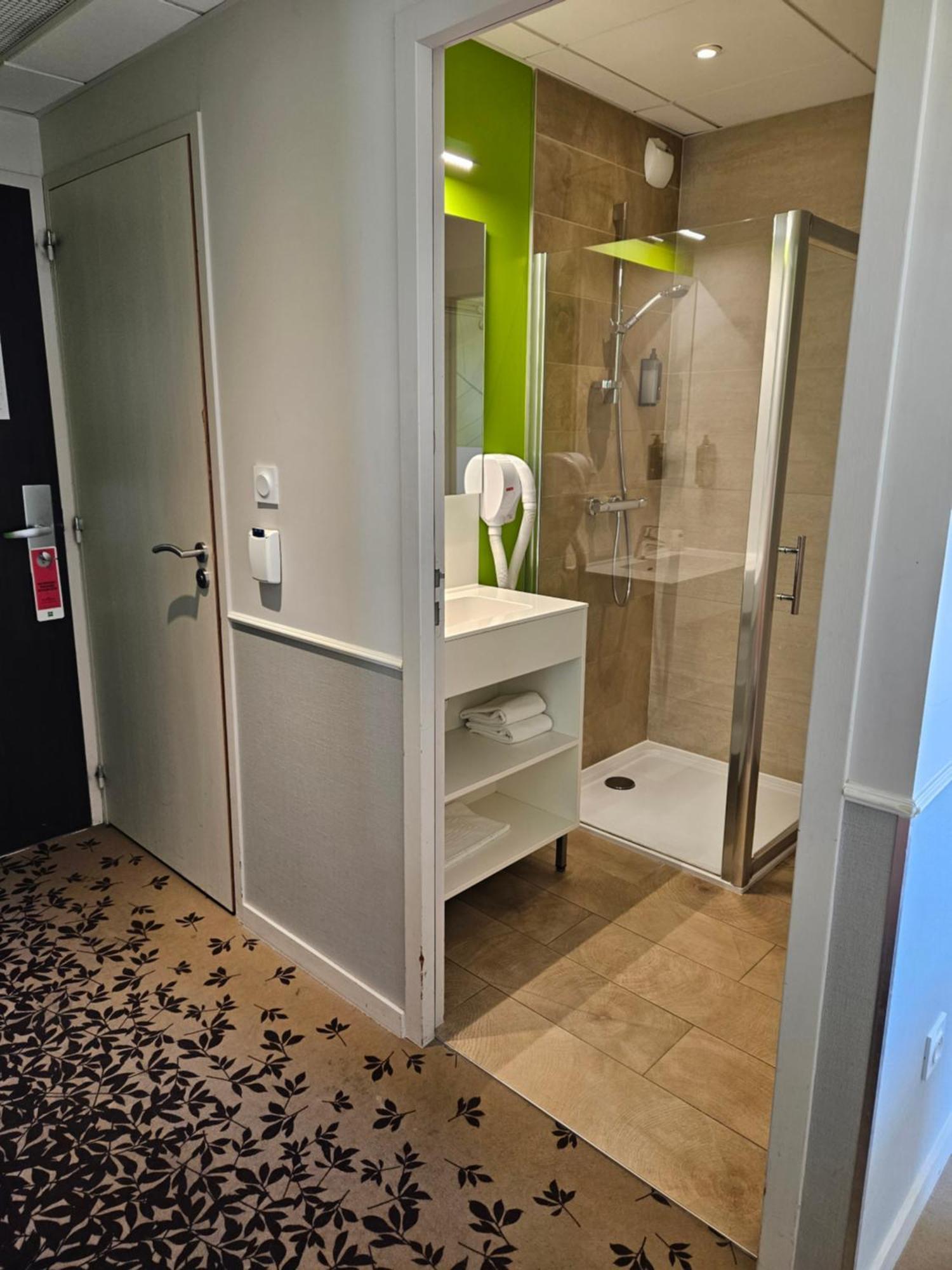 Ibis Styles Villeneuve Sur Lot Exterior photo