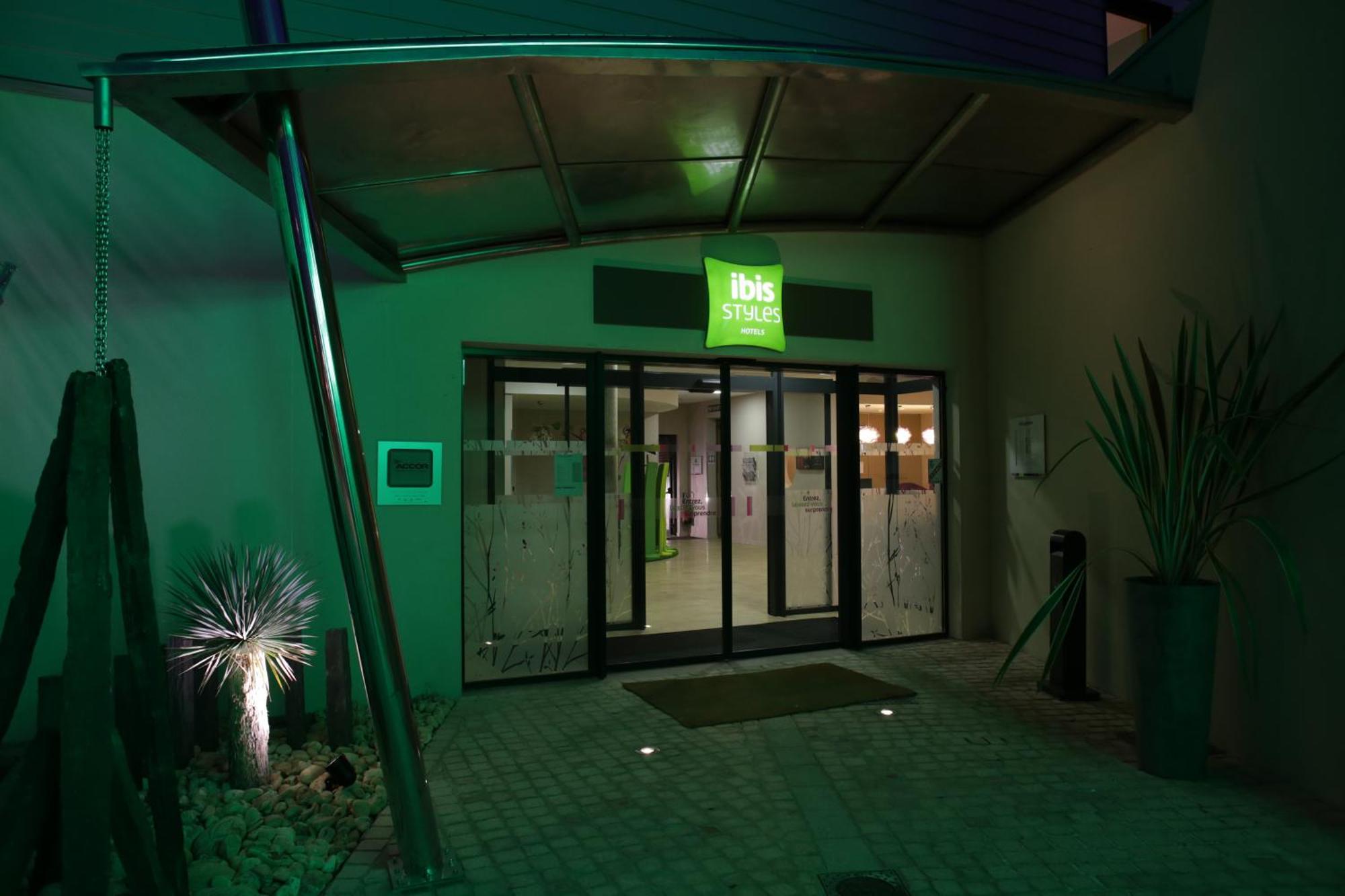 Ibis Styles Villeneuve Sur Lot Exterior photo